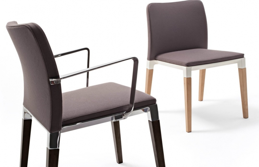 Chaise et fauteuil Zenith coque ne polyuréthane tapissée tissu pieds bois